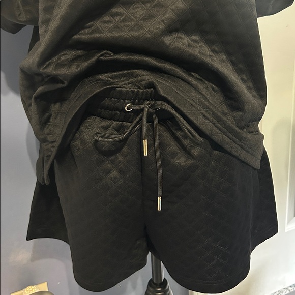 Mary Square Black Quilted Madelyn Jacket and Short set - Picture 4 of 12